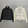 Nova jaqueta de plumas acolchoada de tricô estilo europeu da marca M, em estoque, com gola alta, casaco feminino casual e moderno, modelo C50