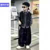 Ropa Estilo 2026 Pequeño Maestro Otoño Niños Niños Grandes Traviesos Genial Conjunto de Tres Piezas Conjunto de Chaleco Genial Moderno para Niños