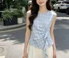 Camisa asimétrica entallada a la cintura con un diseño sencillo, top favorecedor y a la moda, estampado de cuadros, estilo de lujo popular, blusa que estiliza y favorece