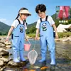 Pantalones de vadeo impermeables para niños, traje de baño de una pieza con estampado de panda, pantalones de agua para el jardín de infantes y juegos en la playa