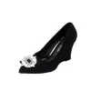 Nuevos tacones altos negros estilo francés para mujer 2026, de punta fina, con hebilla cuadrada y adornos de pedrería, caracterizados por un tacón delgado, diseño elegante y estilo versátil, con puntera poco profunda