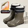 Botas de chuva femininas estilosas, resistentes ao desgaste, antiderrapantes, de cano médio, novas botas de chuva impermeáveis para uso externo, com fleece adicionado, sapatos de água para adultos, sapatos de borracha para trabalho