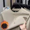 Moletom masculino de inverno com gola redonda e forro de fleece, vestuário casual masculino, camiseta de manga comprida quente com três botões, disponível para atacado