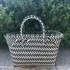Fabricante Vende Bolsas de Moda para Mujer Tejidas a Mano de Plástico, Bolsos de Mano, Bolsas de Compras, Bolsos Casuales Urbanos, Bolsas de Cesta de Verduras Rayadas