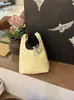 Bolso Pequeño con Forma de Almohada de Felpa con Estampado de Leopardo, Nuevo para Otoño 2026, para Uso Diario Urbano con Bolsillo Abierto para Teléfono
