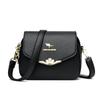 2023 bolsa feminina de moda urbana simples nova bolsa de ombro bolsa transversal feminina bolsa de couro macio bolsa para mãe de meia-idade bolsa quadrada pequena