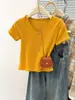 Foto Real de una Camiseta Lisa de Manga Corta con Cuello en V Estilo Coreano para Mujer, Verano Versión Coreana Ajustada Camiseta Básica Adelgazante Top Corto