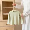 Camiseta interior de punto de manga larga y cuello alto para niñas, color liso, top cálido engrosado para otoño e invierno, camiseta interior infantil estilo coreano