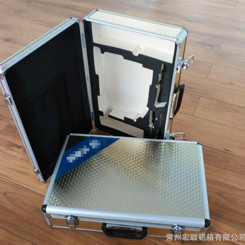 5421715914_1681960895