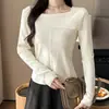 Suéter de Tricô Brilhante com Babados Feminino Outono/Inverno 2026 com Botões Decorativos, Gola Quadrada, Manga Longa, Adequado para Usar em Camadas ou como Peça Externa