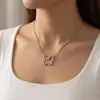 Colar Borboleta Hollow Cruzado Feminino Ins Tendência Doce Picante Menina Estudante Simples Corrente Clavícula Design de Nicho Versátil