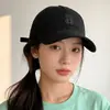 Gorra de Béisbol Bordada de Oso de Dibujos Animados Linda con Acabado de Alta Gama, Elegante y que Afina el Rostro, Gorra Versátil para Cabezas Grandes