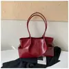 Bolsa tote de color sólido, estilo retro, gran capacidad, nueva colección 2026, moderna, simple y elegante, adecuada para el trabajo y los desplazamientos, bolso de hombro
