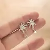 Pendientes de botón de estrella de circonita de fuegos artificiales con diseño único, Pinzas para orejas de disco de bobina de mosquito de moda versátil exquisita personalizadas