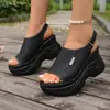 Sandalias de cuña transfronterizas europeas y americanas al por mayor Sandalias de suela gruesa Correas para aumentar la altura Versátiles Comercio exterior Transfronterizas Gruesas al por mayor Tallas grandes