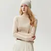 Suéter de estilo minimalista 100% cachemira pura para mujer, con cuello alto, mangas largas, un diseño ligero y elegante, perfecto para usar en capas y mantenerse abrigada.