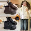 Botas Curtas Quentes Forradas com Lã Estilo Britânico para Meninas 2026 Novidades de Inverno Botas Martin Casuais para Crianças de Meia-Idade e Mais Velhas Tendência