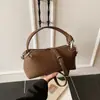 2026 Nuevo Bolso Boston Estilo Nicho con Patrón de Lichi, Bolso de Mano Versátil, Bolso Cruzado de Hombro Casual y Elegante para Mujer