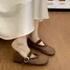 Zapatos de mujer Mary Jane tejidos huecos de fondo plano, nuevo modelo 2026, súper populares con faldas, sandalias de malla transpirables