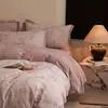 Juego de cuatro piezas de ropa de cama de algodón grueso cepillado para otoño e invierno, juego de tres piezas de funda de edredón y sábana bajera de algodón 100% con estampado floral estilo retro ins