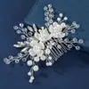 Pente de Pérolas Artesanal para Mulheres, Adereço de Cabeça de Casamento Estilo Floresta, Pente de Cabelo com Strass Estilo Princesa, Acessórios Elegantes para Cabelo para Fotos de Casamento