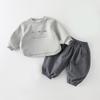 Conjunto de Moletom para Bebê Menino Roupas de Outono Desenho Animado Fofo Manga Longa Roupa de Primavera e Outono para Criança Pequena Conjunto Elegante de Duas Peças