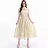 Pedidos de comércio exterior aceitam a produção de grandes quantidades de vestidos longos de renda solúvel em água com bordados tridimensionais de verão vazados