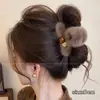 Pinza para el pelo de felpa de tamaño mediano para cabello fino, nuevo estilo 2026, accesorio de alta gama para el cabello para mujer, pinza para el pelo para la parte posterior de la cabeza