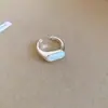 Serenidad de Té Blanco, Anillo Abierto Irregular de Perla Tejido Plegado, Anillo de Dedo Índice de Lujo Ligero de Gama Alta, Accesorio de Mano de Moda