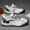 Sapatos Casuais Esportivos de Malha Color Block Verão 2026 Versátil Leve Confortável Estilo de Treinamento Alemão Sapatos Masculinos