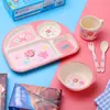 Juego de Vajilla de Fibra de Bambú de Cinco Piezas con Plato de Cuatro Compartimentos, Tazón de Dibujos Animados Lindo de Regalo, Taza, Cuchara, Tenedor Vajilla, Venta al por Mayor de Exportación