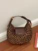 Bolsa tote transfronteiriça de grande capacidade, moderna, minimalista e elegante para o dia a dia, com design de nicho estilo coreano, e pode ser usada como bolsa de ombro ou transversal.