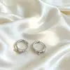Aretes de Nudo de Cuerda Dorada para Mujer, Diseño de Nicho de Lujo Ligero, Temperamento Único de Gama Alta, Pinzas para Orejas Únicas, Accesorios para Orejas, Nuevo Estilo Caliente 2026
