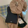Diseño de Nicho Estilo Coreano Moda Acolchada Gran Capacidad Bolso de Plumas Bolso Tote de Puntadas de Moda Bolso de Hombro Debajo del Brazo Bolso de Mano