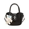 Bolso Tote Adorable con Colgante de Oso para Mujer, Bolso de Hombro de Piel PU Color Blanco Cremoso con Textura de Lichi