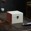 Caja de brocado con hebilla de cobre y gancho curvo estilo chino nuevo olla de arena púrpura caja de embalaje Wenwan quemador de incienso de porcelana hebilla de madera caja de brocado de terciopelo de copo de nieve