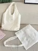 65291m Bolso Tote Blanco con Bordado Floral Hueco, Bolso de Hombro Cuadriculado Estilo Francés Hueco para el Uso Diario de Niña