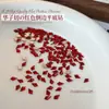 Mini Diamantes de Imitación Rojos K9 para Uñas con Bordes Biselados, Diamantes Irregulares Rojos de Fondo Plano para Uñas de Año Nuevo, Paquete Mixto