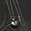 Collar Colgante de Corazón Roto y Lápida de Plata Tailandesa Retro Tendencia Estilo Nicho Europeo y Americano Alto Gama Otoño e Invierno