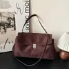 Bolsa de Camurça Grande Capacidade Feminina para Trabalho e Deslocamento Outono e Inverno Nova Retro de Alta Qualidade Simples Bolsa de Ombro Transversal Feminina