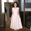 Vestido de Novia Ligero de Satén Francés 2026 Sudeste Asiático Comercio Exterior Sin Mangas Vestido de Compromiso Vestido para Ceremonia de Registro de Certificado Diario