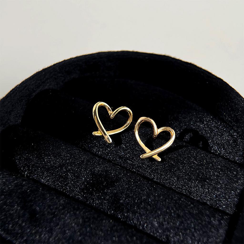 耳语_0000s_0006_组 31.jpg