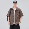 Nueva camisa de cuadros para hombre, verano, seda de hielo, fina, holgada, casual, de manga corta, versátil, moderna, elegante, top para hombre