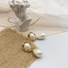 Pendientes de perlas estilo francés para mujer, sencillos, estilo frío, retro, metálicos, de alta gama, combinables con todo.
