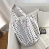 Bolso de hombro tipo tote de moda versátil para mujer, con diseño de lunares artísticos estilo japonés transfronterizo, color blocking, para el verano 2026