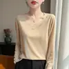 Camiseta Básica de Malha Fina com Decote V e Manga Longa para Mulheres, Branca, Modelagem Solta Emagrecedora, Base para Camiseta