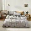 Conjunto de Flanela Escovada Muji Estilo Japonês de Quatro Peças, Conjunto de Roupa de Cama para Casa com Xadrez Pequeno Retrô, Amigo da Pele, Universal para Todas as Estações