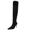 Botas femininas de bico fino estilo retrô, que vão acima do joelho, com detalhes plissados, salto alto e efeito emagrecedor, perfeitas para um look fashion e elegante.