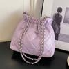 Bolso de cadena Lingge para mujer, nuevo diseño de nicho, bolso de hombro de verano de alta gama, popular en Internet, bolso de cubo, 2023