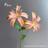 Flores Artificiais de Lírio Selvagem com 2 Galhos para Decoração de Casa, Adereços de Fotografia, Buquês de Mesa para Casamento